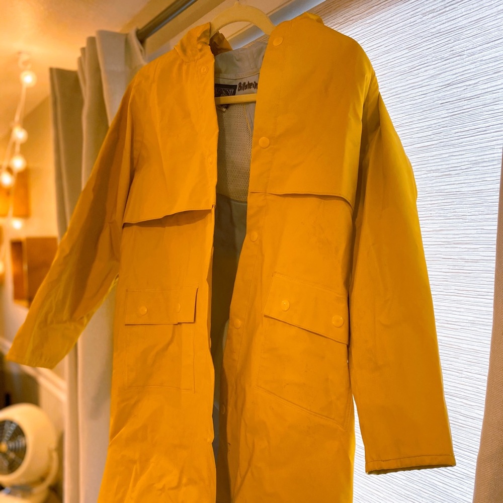Kids yellow rain jacket size 10/12